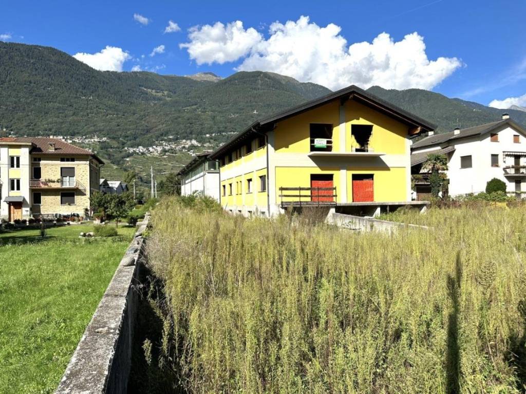Capannone Industriale in vendita a Faedo Valtellino via Mulino