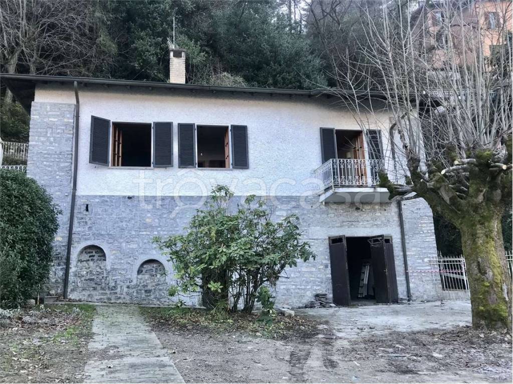 Villa in vendita a Faggeto Lario via Alle Rive, 24