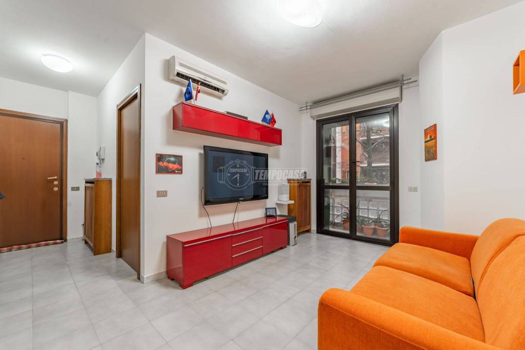 Appartamento in vendita a Milano via San Mamete, 105