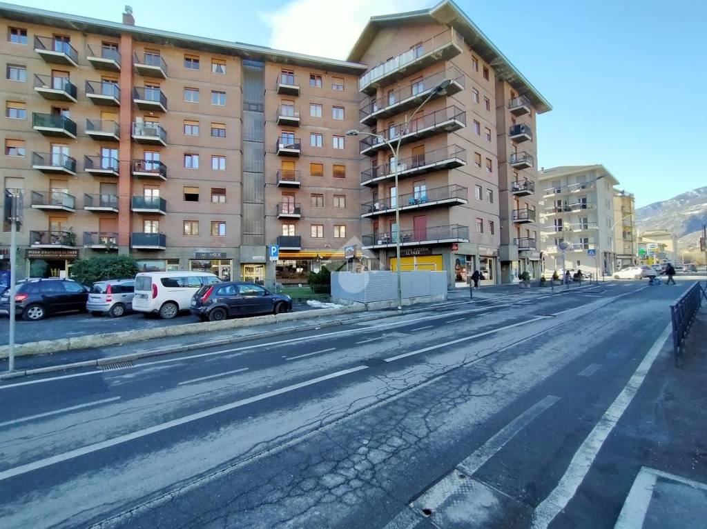 Appartamento in vendita ad Aosta corso Ivrea, 64