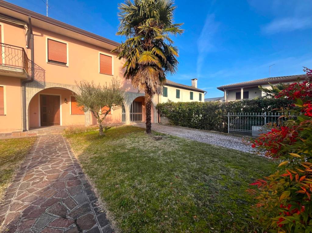 Villa Bifamiliare in vendita a Saonara via Brentasecca, 24