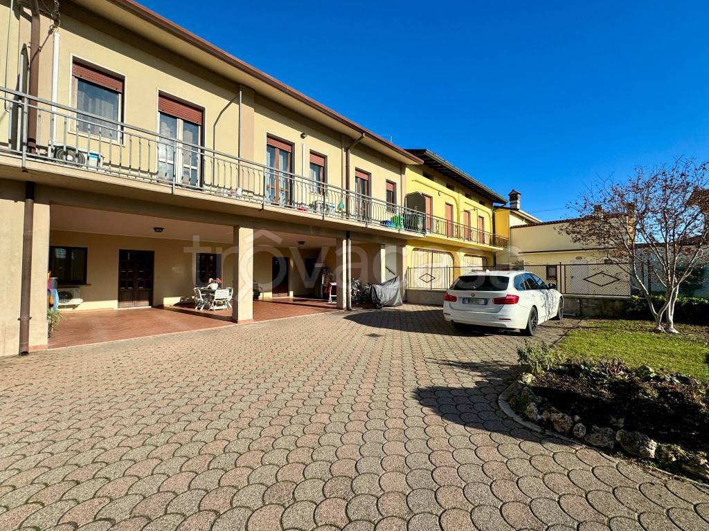 Appartamento in vendita a Rovato via Bartolomeo Dusi, 30