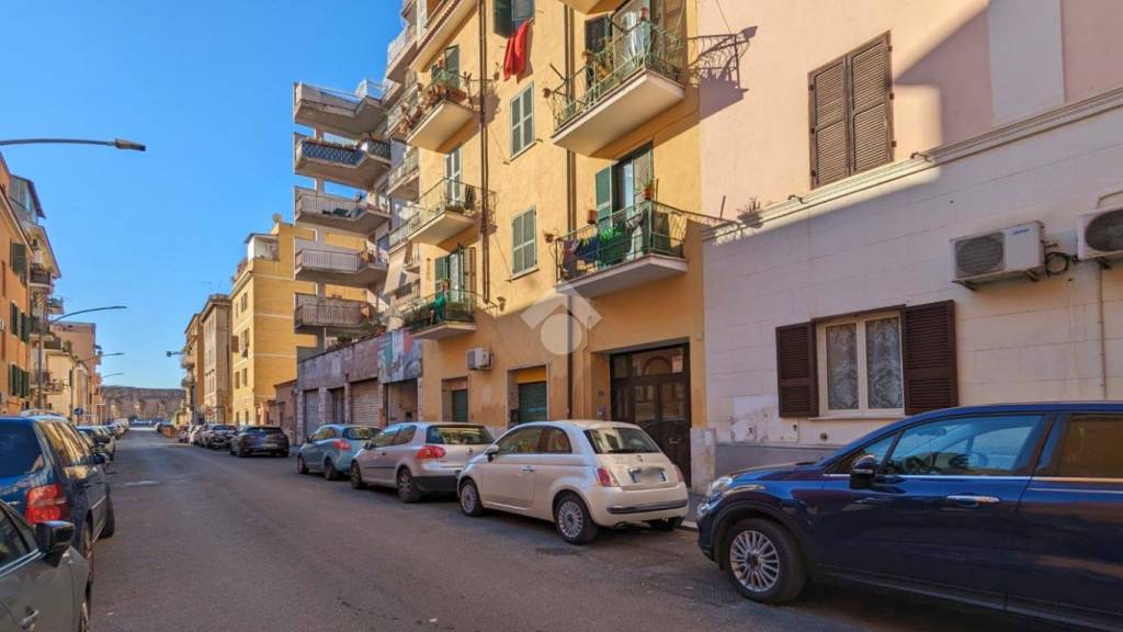 Appartamento in vendita a Roma via Amedeo Cencelli, 64