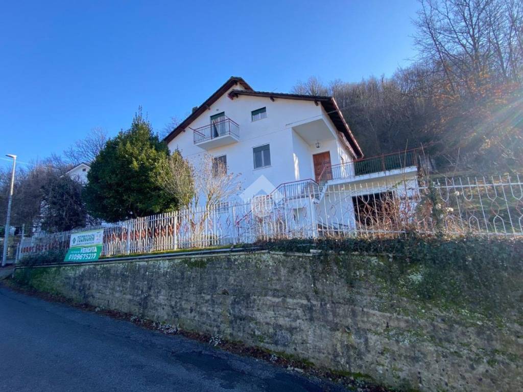 Villa Bifamiliare in vendita a Valbrevenna località Ternano, 31