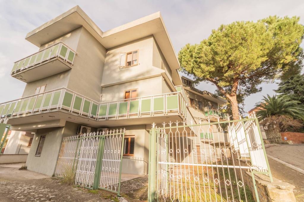 Appartamento in vendita a Viterbo via Monfalcone, 2A