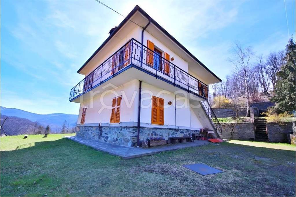Villa Bifamiliare in vendita a Urbe via Vara Superiore