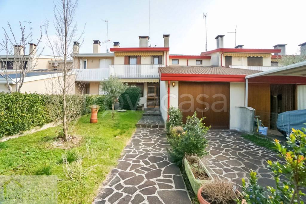 Villa a Schiera in vendita a San Michele al Tagliamento via delle Galassie, 29
