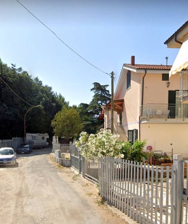 Appartamento in vendita a Tivoli strada Rocca Bruna, 54