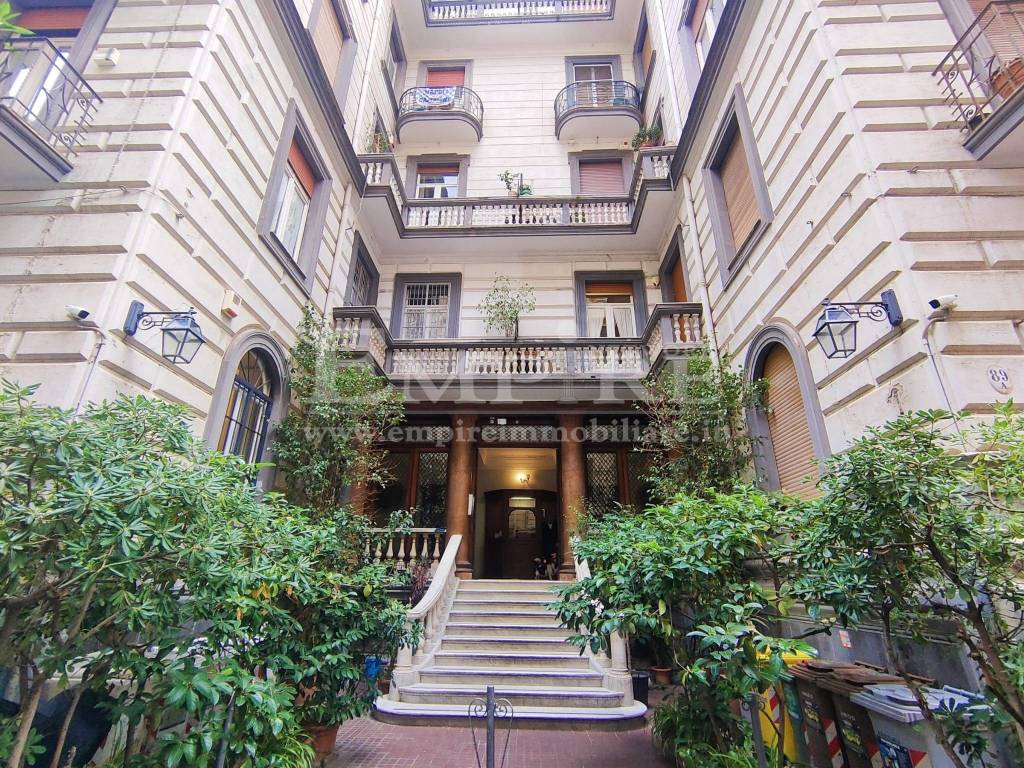 Appartamento in vendita a Napoli via Carlo Poerio, 89