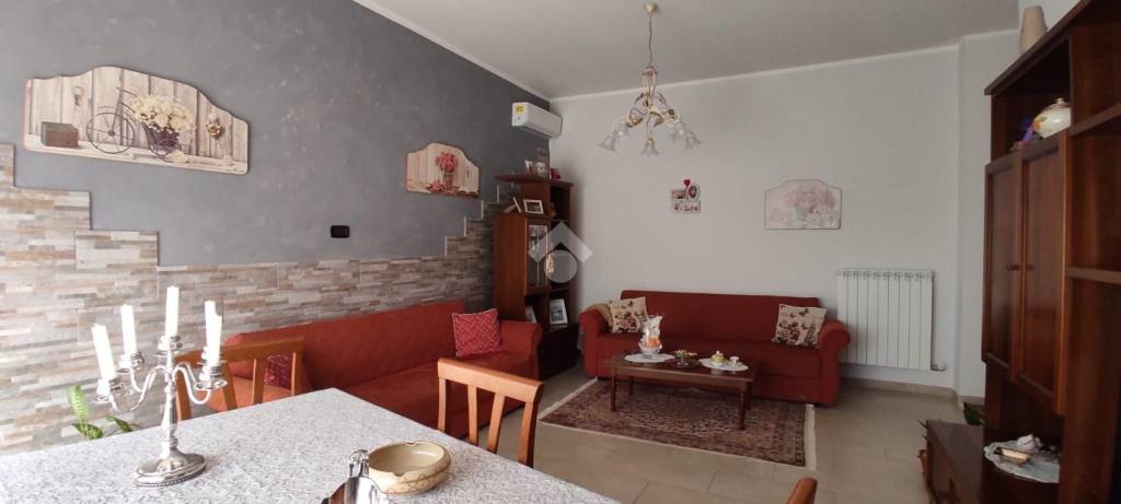 Appartamento in vendita a Lonate Pozzolo via baracca, 19