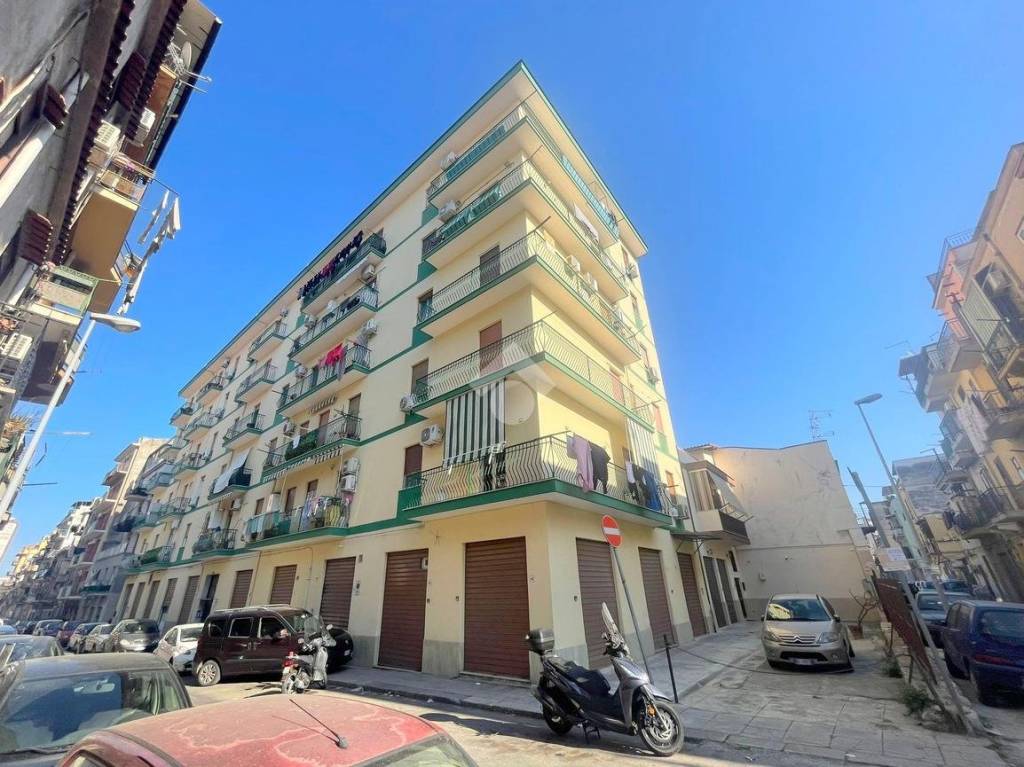Appartamento in vendita a Palermo via Giuseppe Crispi, 40