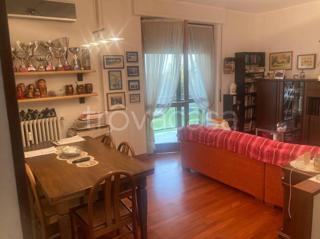 Appartamento in vendita a Vedano al Lambro via Cesare Battisti, 13