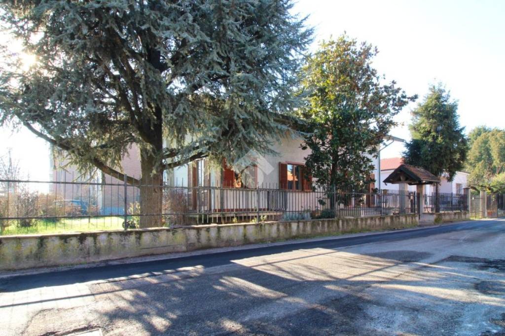 Villa in vendita a Pavia via Acqui, 23
