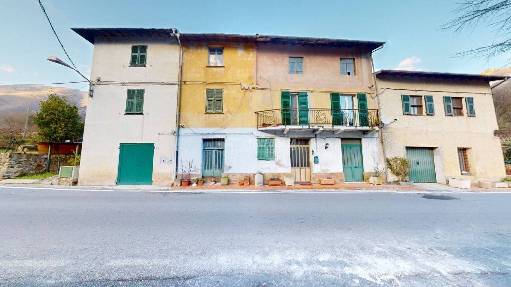 Casa Indipendente in vendita a Castelbianco via Pennavaire 114