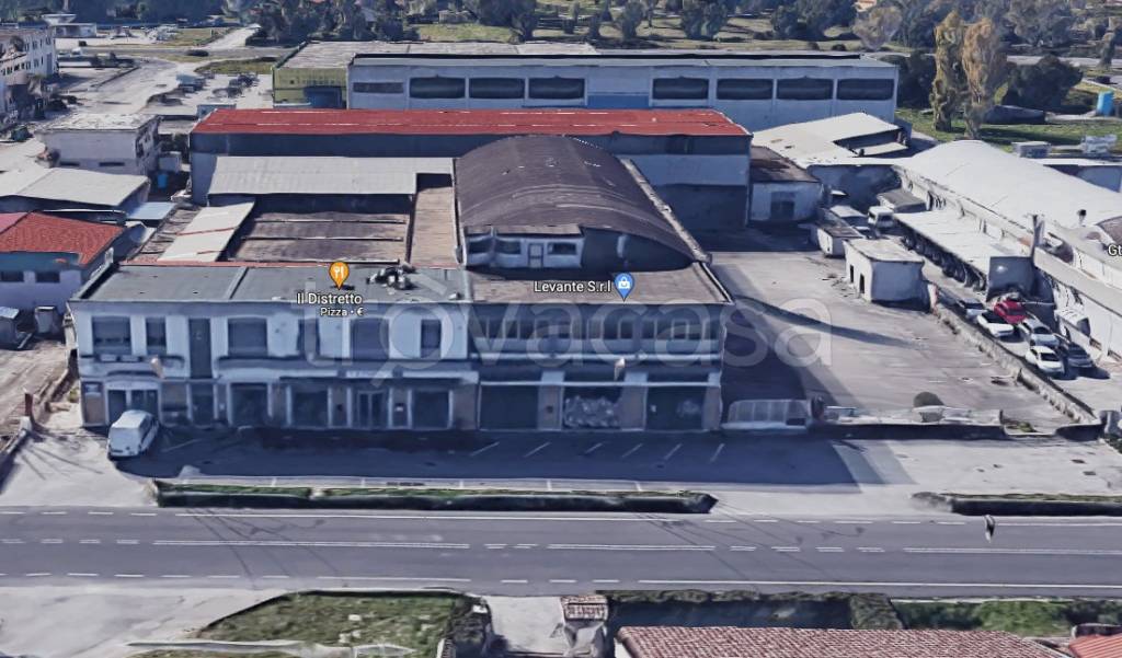 Capannone Industriale in vendita a Latina via Piave, 73