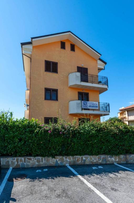Appartamento in vendita a Castelnuovo Cilento via Spinarete, 5