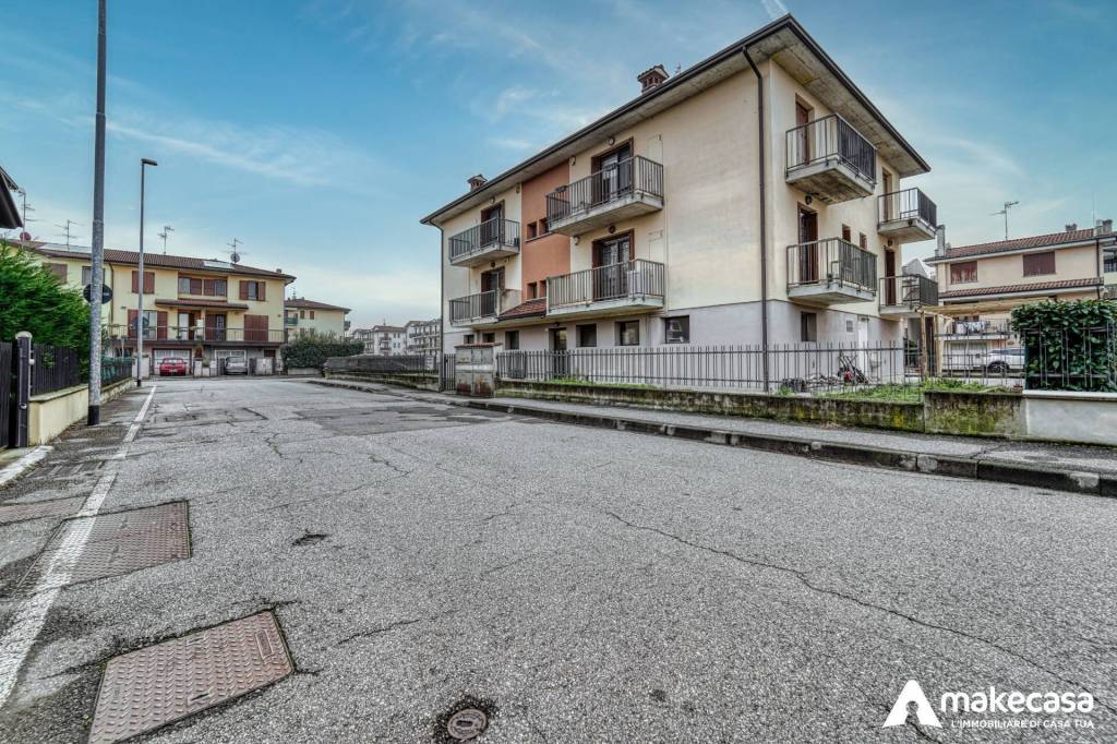 Appartamento in vendita a Cerro al Lambro via Giovanni Falcone, 20