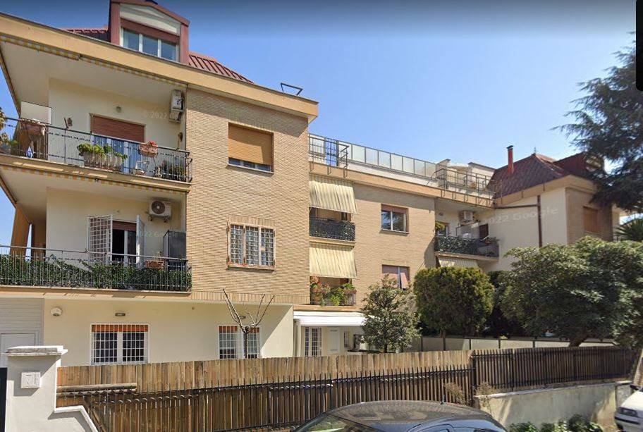 Appartamento in vendita a Roma via Taurianova, 73