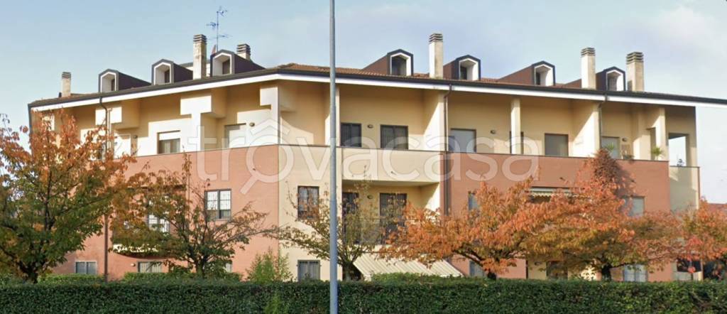 Appartamento in in vendita da privato a Pessano con Bornago via Giovanni Falcone e Paolo Borsellino, 37