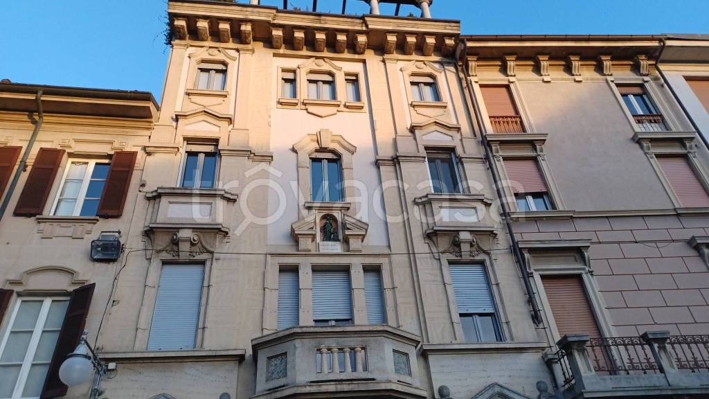 Appartamento in vendita a Voghera piazza Duomo, 52