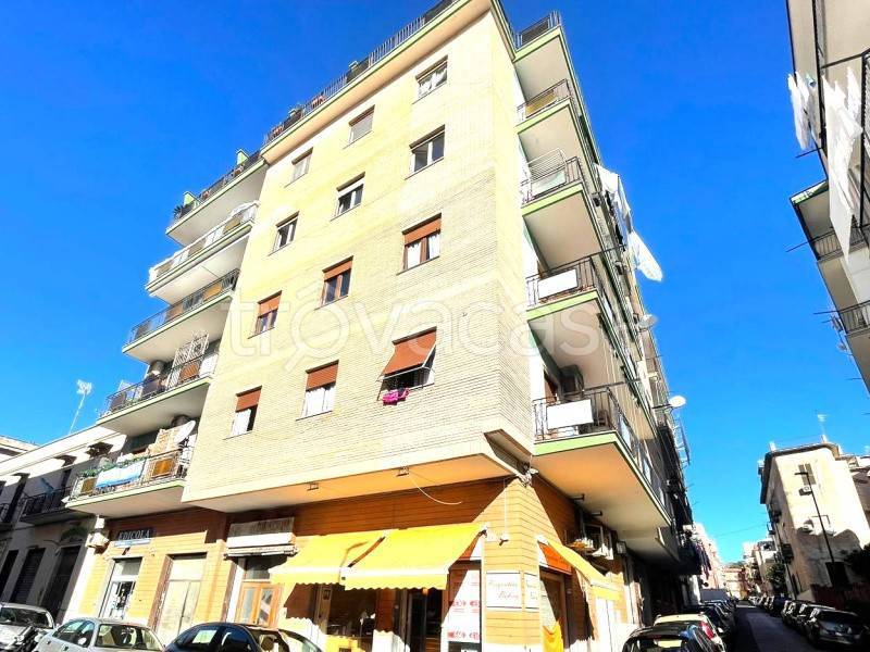 Appartamento in vendita a Napoli via Cicerone, 44