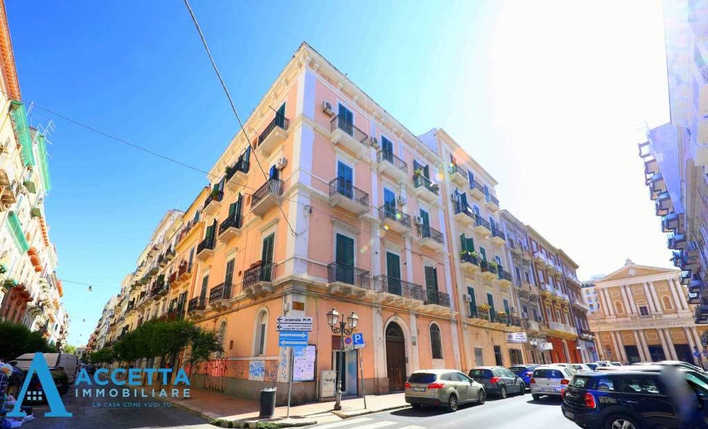 Appartamento in vendita a Taranto via Anfiteatro, 263