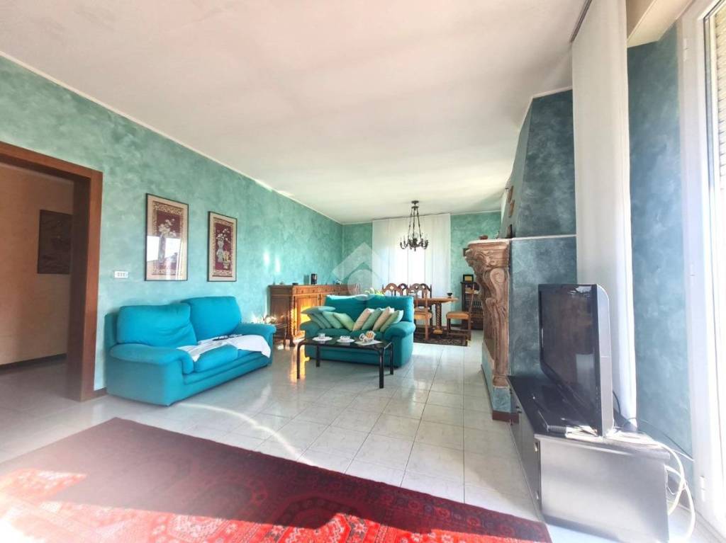 Appartamento in vendita a Curno via Lecco, 33