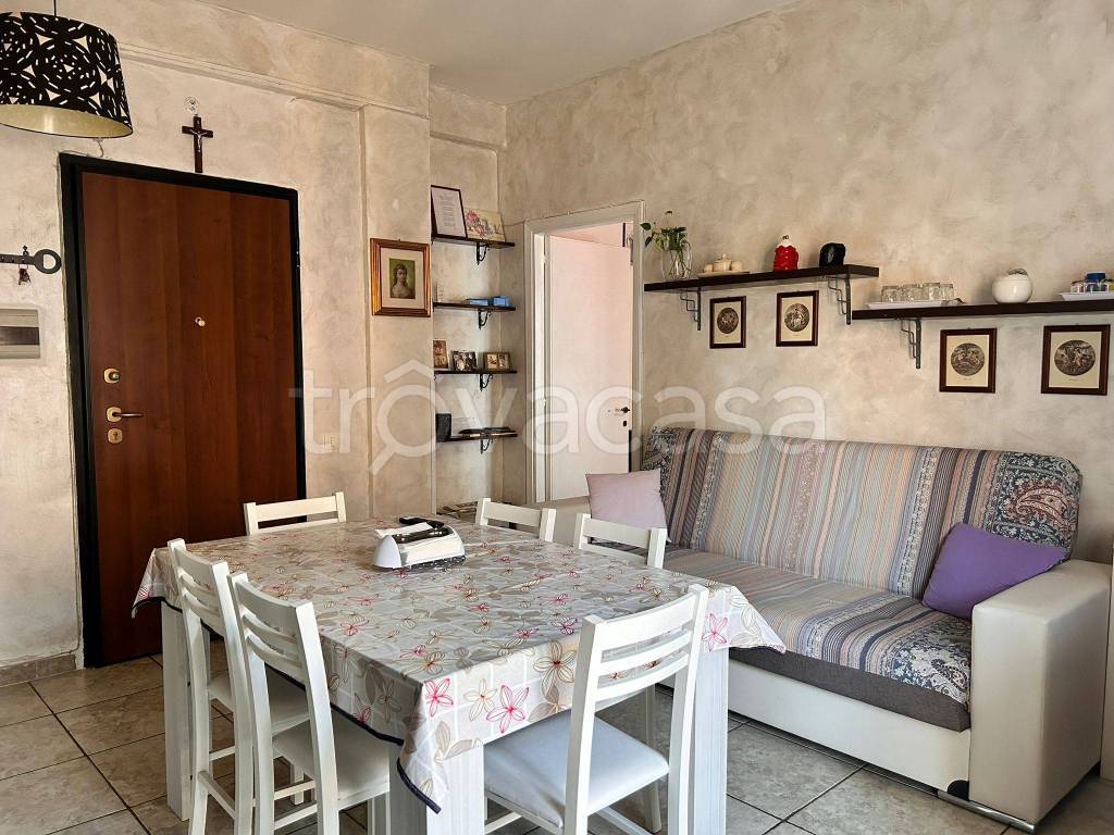 Appartamento in vendita a Ladispoli via Nino Bixio