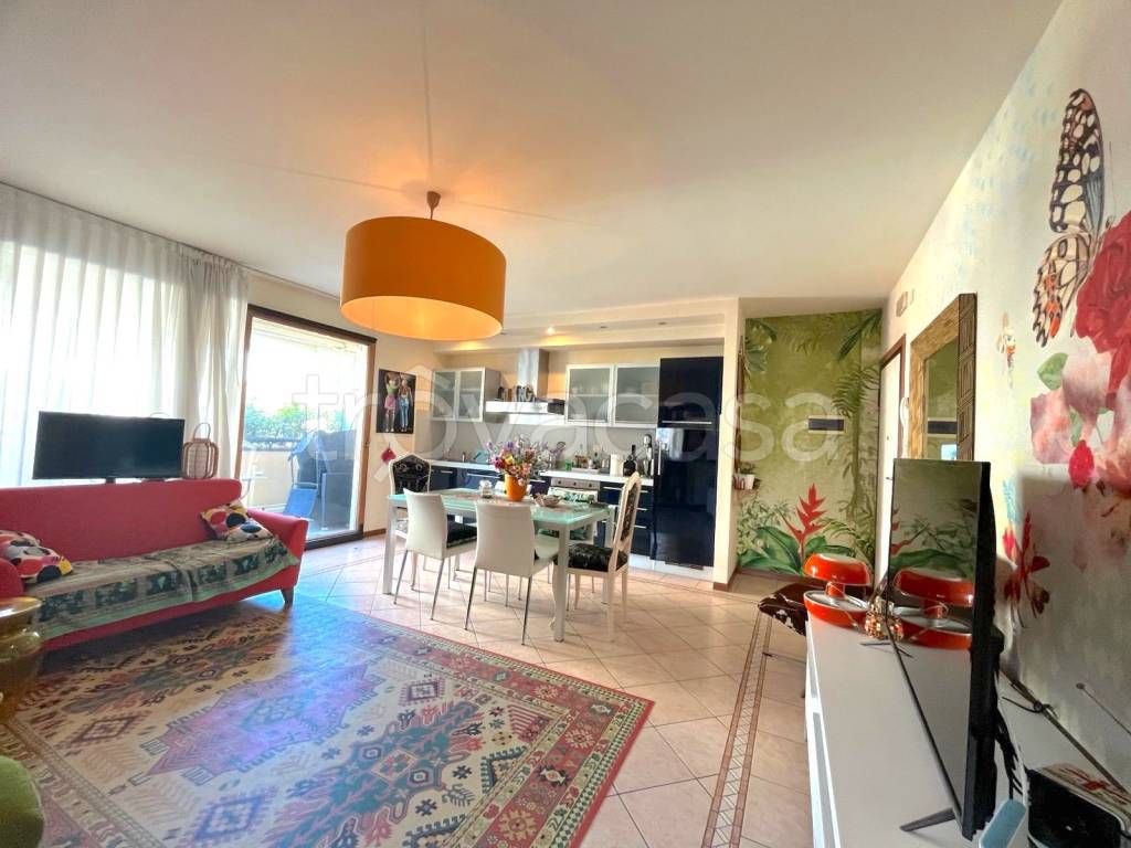 Appartamento in vendita a Riccione viale Riccardo Zandonai