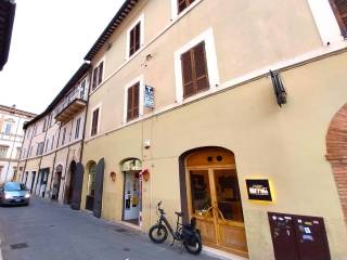 Appartamento in vendita a foligno piazza san domenico