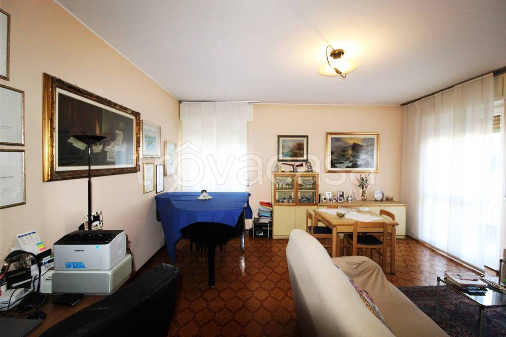 Appartamento in vendita a Marnate via Roma, 11
