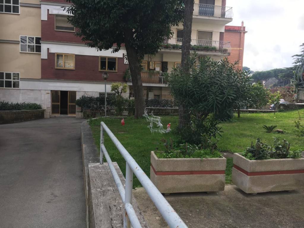 Appartamento in vendita a Napoli viale Colli Aminei