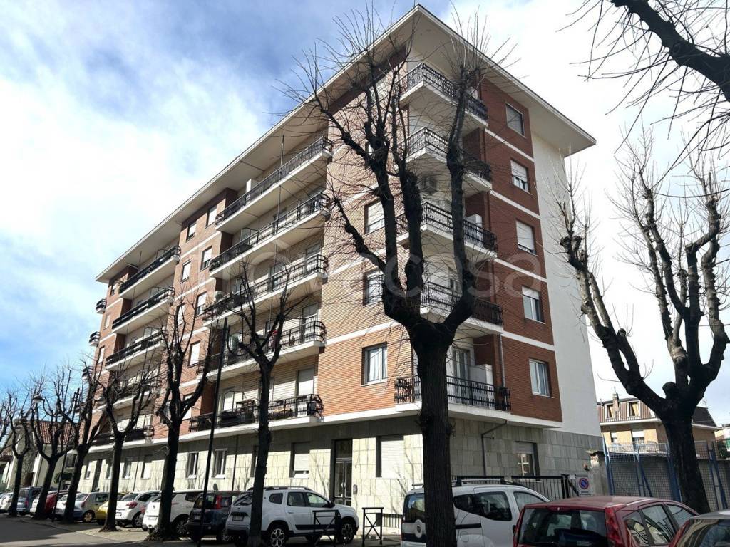 Appartamento in vendita a Beinasco via Roma, 5