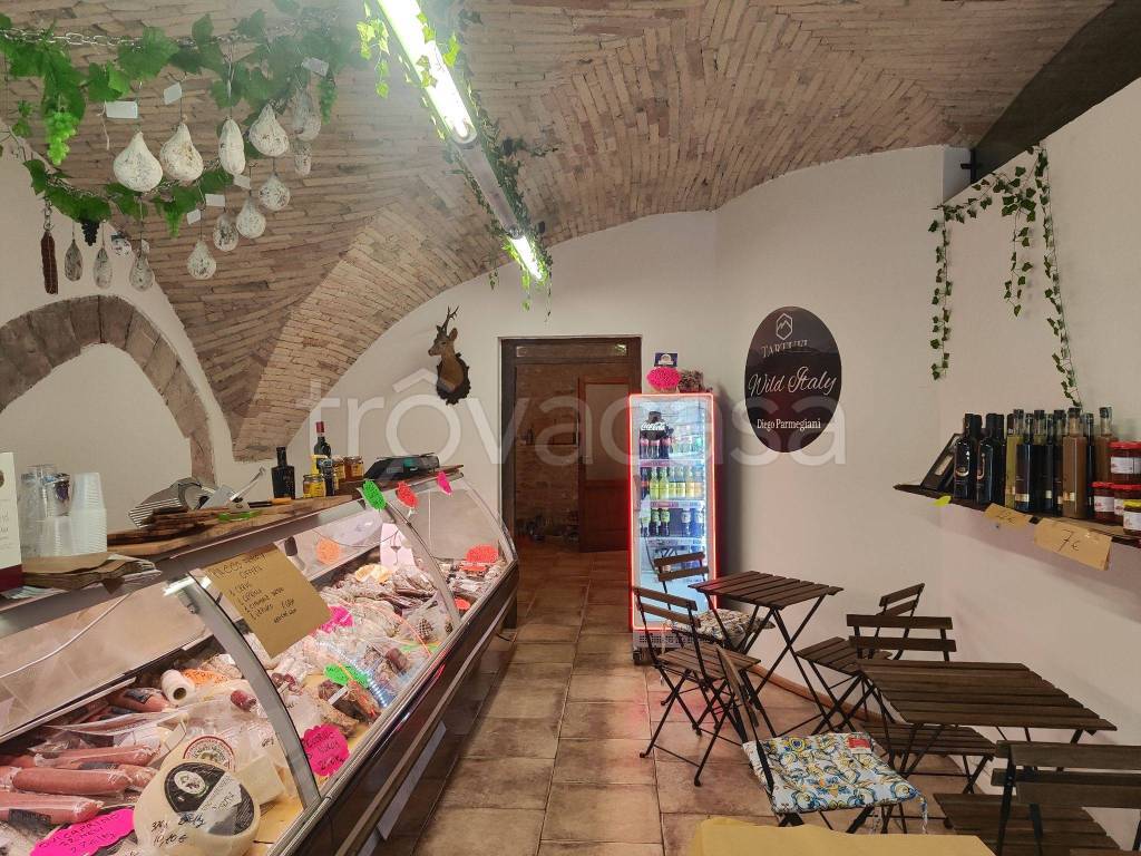 Negozio Alimentare in in vendita da privato ad Assisi via Borgo Aretino, 41