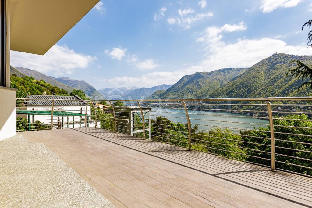 Villa in vendita a Como via Bignanico