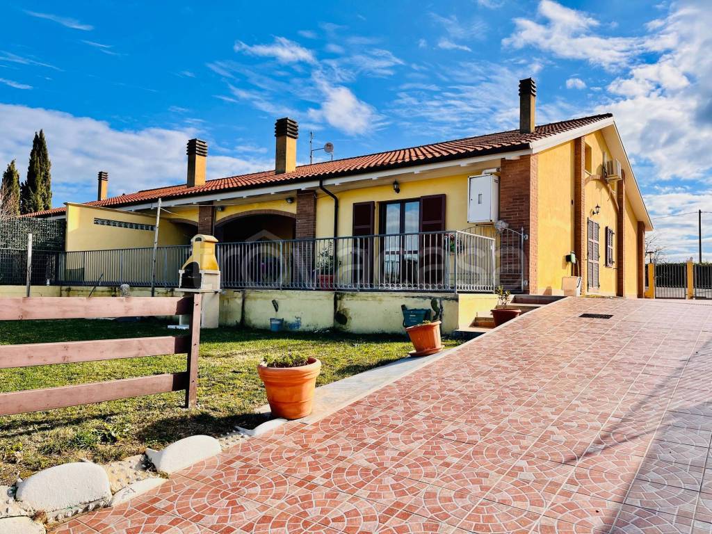 Villa in vendita a Monte San Vito via Cassiano