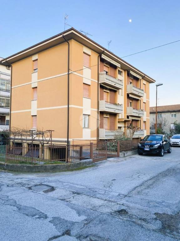Appartamento in vendita a Fano via Giannandrea Lazzarini, 5