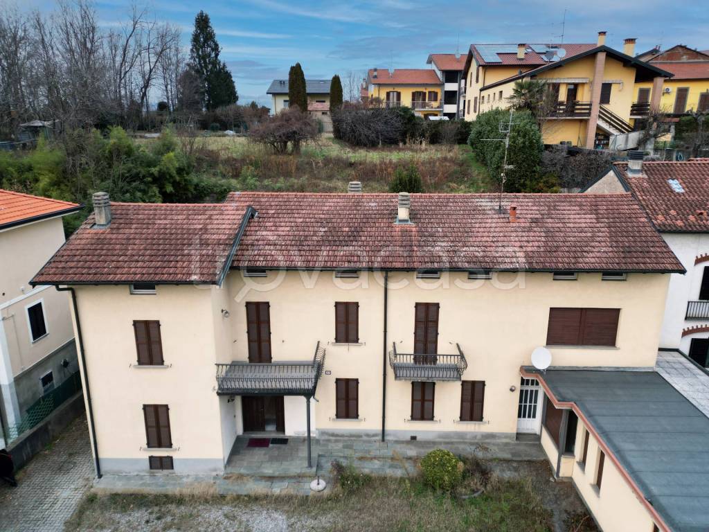 Casa Indipendente in vendita a Malnate via Como, 17