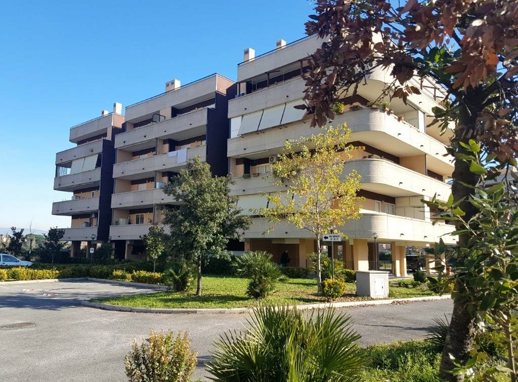 Appartamento in vendita a Roma via Valentino Cerruti, 19