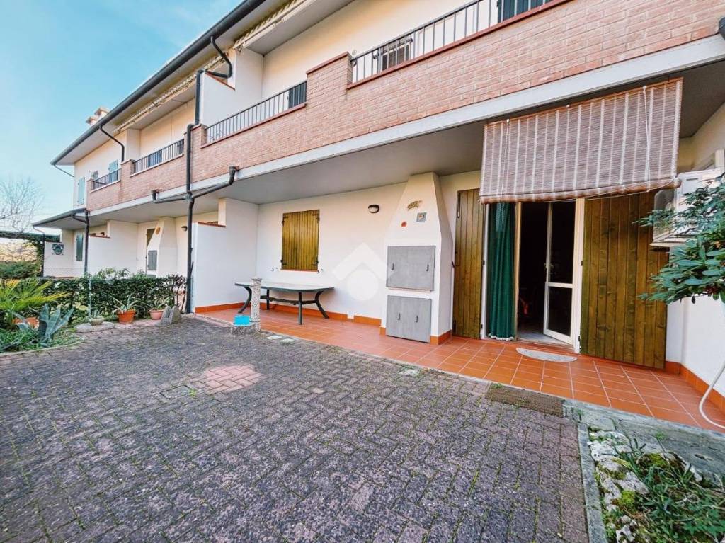 Appartamento in vendita a Ravenna viale degli Oleandri, 110