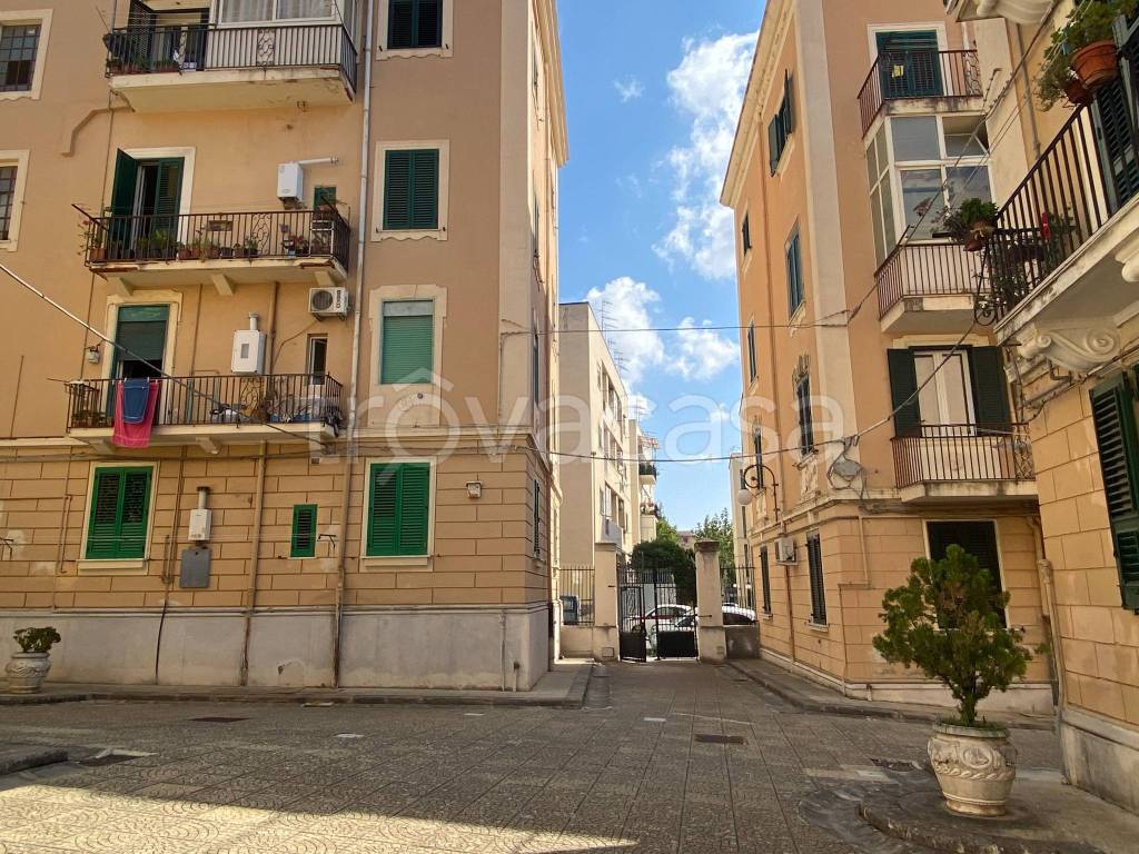 Appartamento in vendita a Messina via Alessandro Manzoni, 40