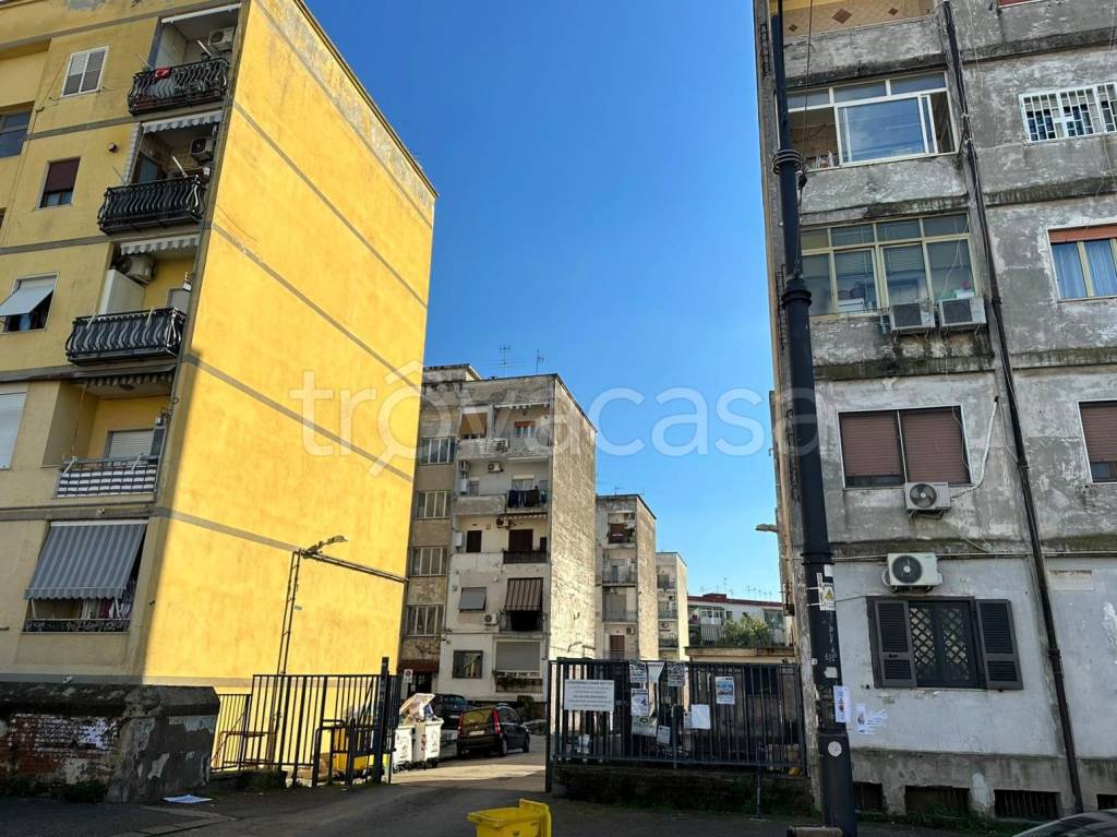 Appartamento in vendita a Napoli via della Stadera, 80