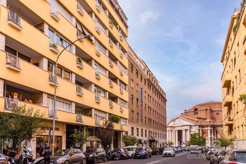 Appartamento in vendita a Roma via Domenico Chelini, 33
