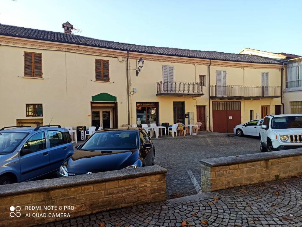 Villa in vendita a Castino piazza del mercato