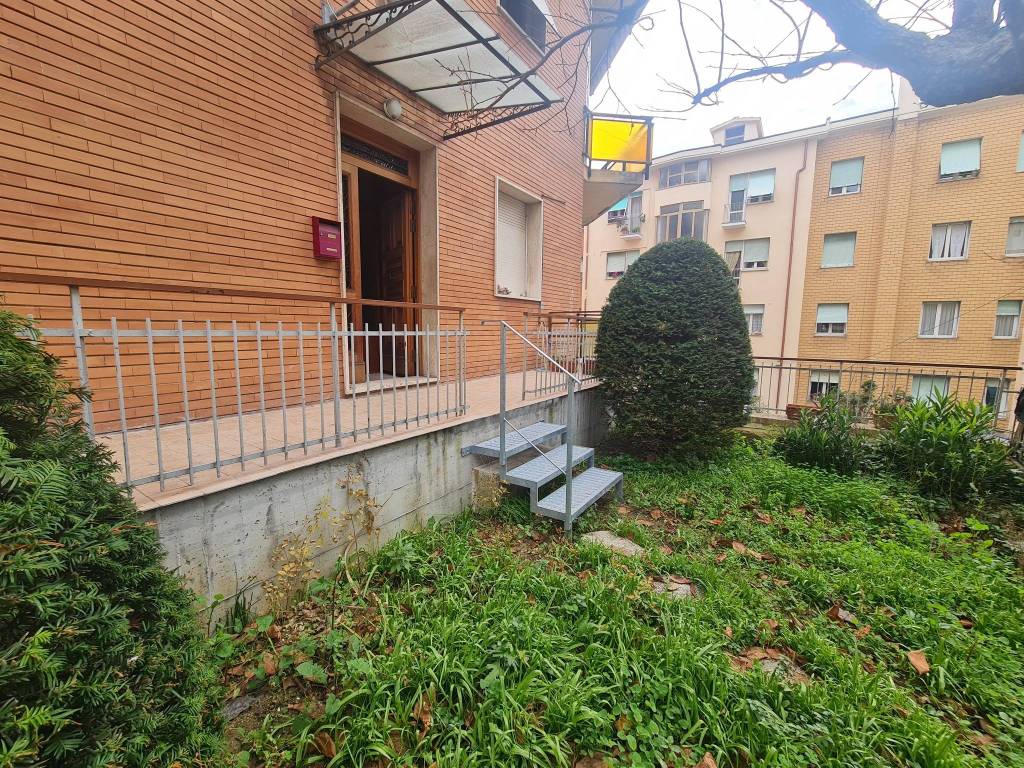 Appartamento in vendita ad Ancona via Tiziano