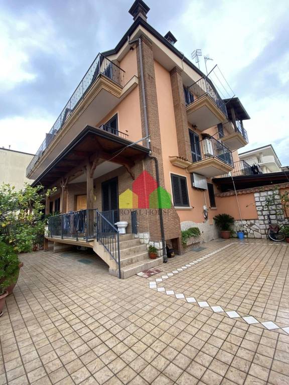 Villa a Schiera in vendita a Orta di Atella via Alessandro Lampitelli, 9