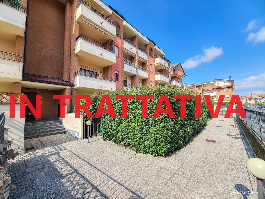 Appartamento in vendita a Limbiate via Antonio Stradivari, 5