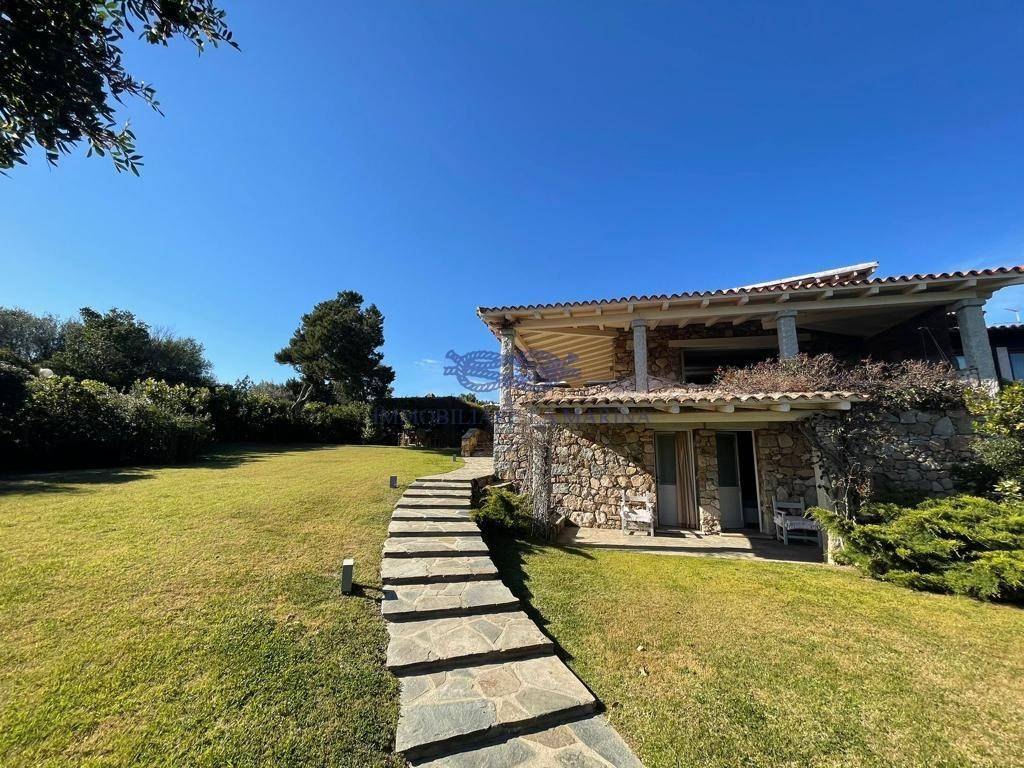 Villa Bifamiliare in vendita a Olbia via Punta Nuraghe