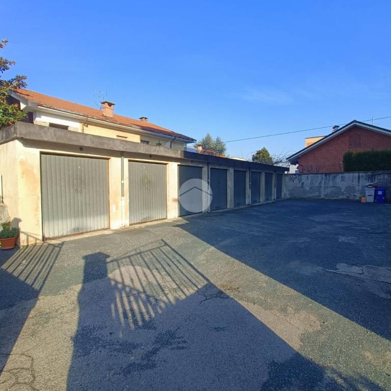 Garage in vendita a Orbassano strada piossasco, 20