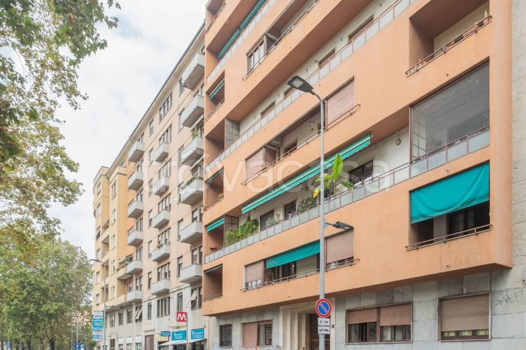 Appartamento in vendita a Milano viale Argonne, 5